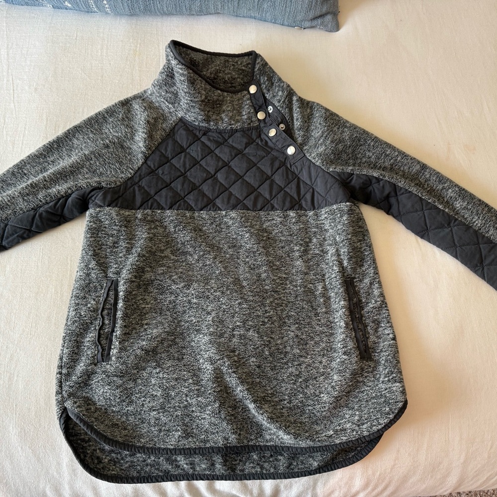 Abercrombie & Fitch Charcoal Quilted Pullover